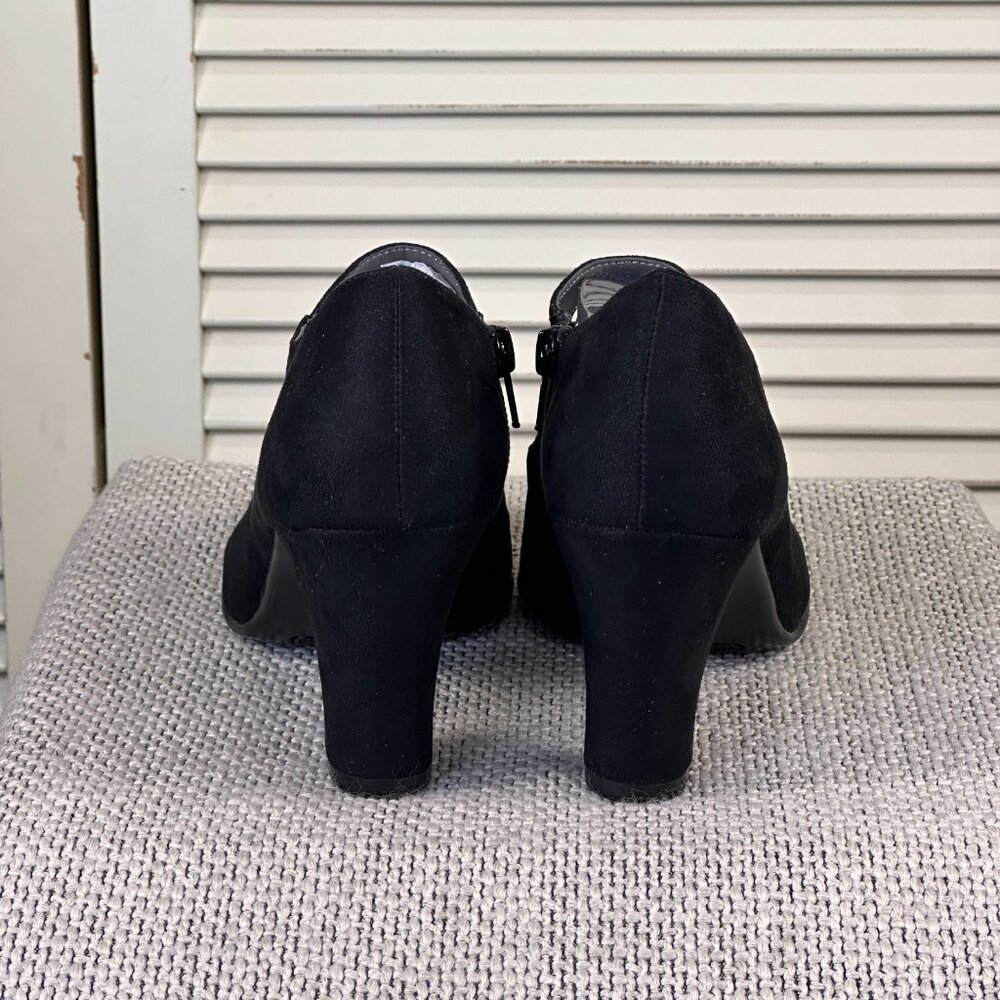 Aerosoles Vintage Black Vegan Suede Zip Up Casual Low Ankle Bootie Heel Size 7.5 - Picture 5 of 8